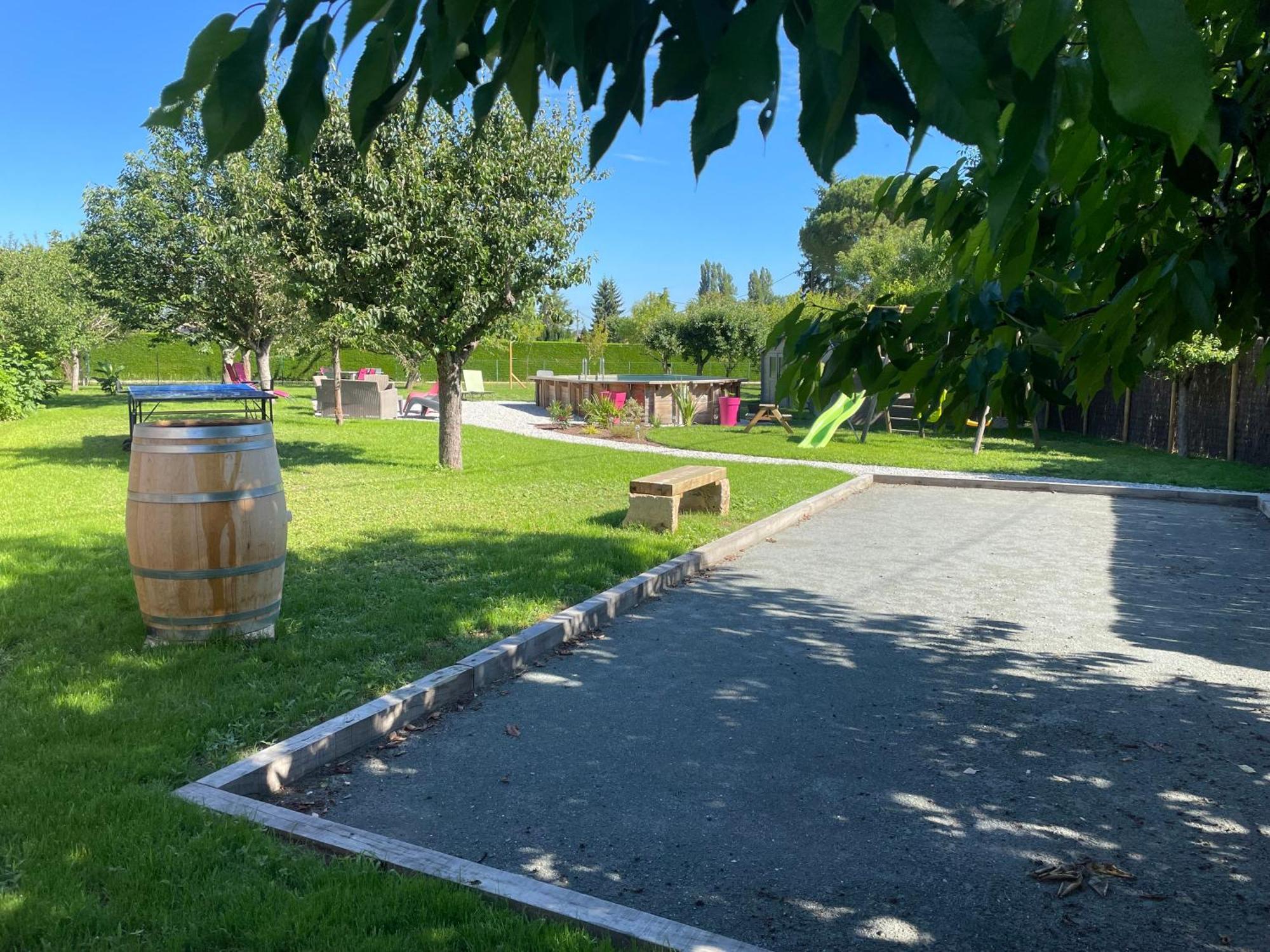 Les Régniers - 1 gîte x4 à 6 et 1 gîte x8 - à réserver ensemble ou séparément Eynesse Esterno foto
