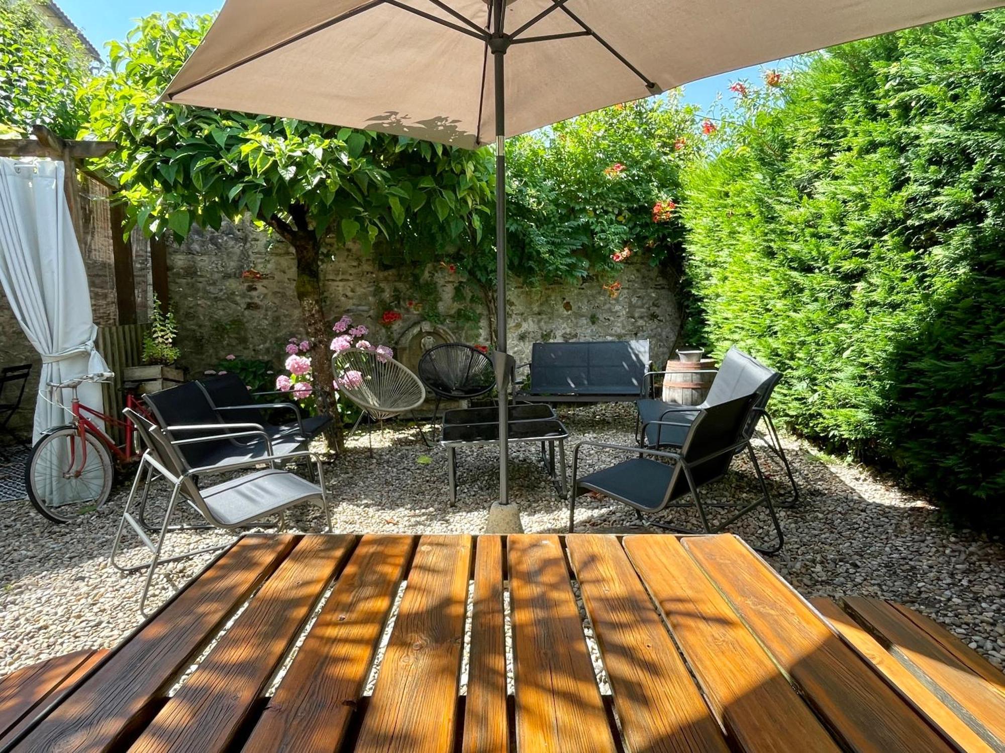 Les Régniers - 1 gîte x4 à 6 et 1 gîte x8 - à réserver ensemble ou séparément Eynesse Esterno foto